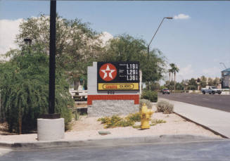 Texaco/ Cousins Subs  - 922 East Apache Boulevard - Tempe, Arizona