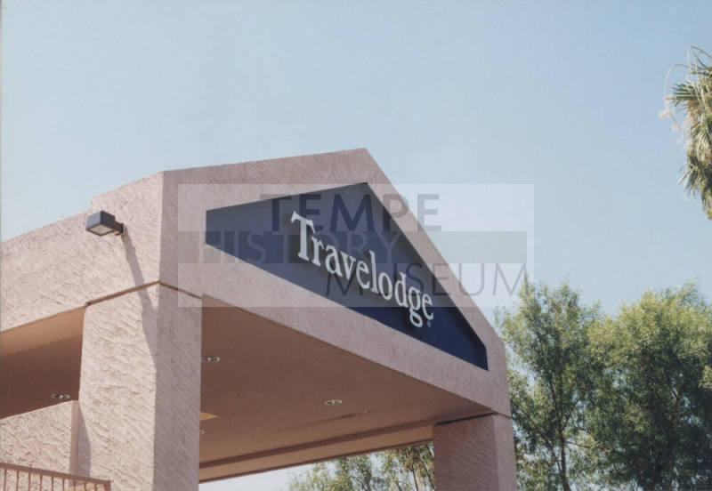 Travelodge - 1005 East Apache Boulevard - Tempe, Arizona