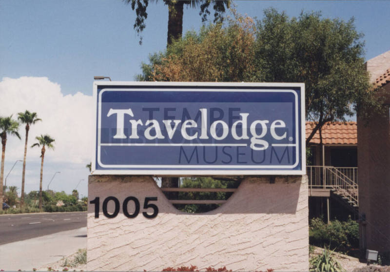 Travelodge - 1005 East Apache Boulevard - Tempe, Arizona