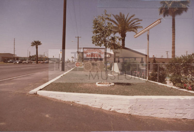 Whiperin' Wind Motel - 1814 East Apache Boulevard - Tempe, Arizona