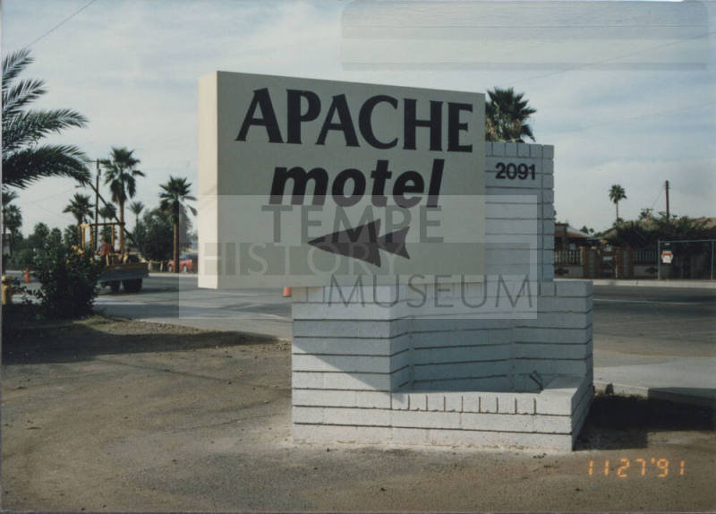 Apache Motel - 2091 East Apache Boulevard - Tempe, Arizona