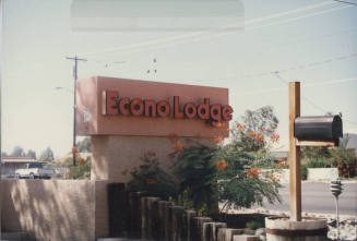 Econo Lodge - 2101 East Apache Boulevard - Tempe, Arizona
