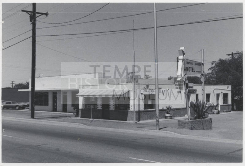 Tropical Garden Motel - 1610 East Apache Boulevard, Tempe, Arizona