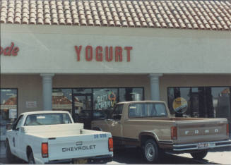 Just Peachy Yogurt - 805 West Baseline Road - Tempe, Arizona