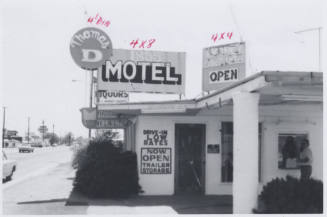Thomas D. Motel - 1855 East Apache Boulevard, Tempe, Arizona