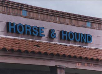 Horse and Hound Off Broadway Restaurant - 1320 E. Broadway Road - Tempe, Arizona