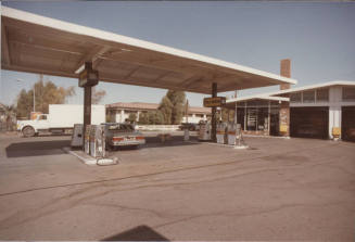 Roth's Broadway Shell Service Station - 1406 West Broadway Road - Tempe, Arizona