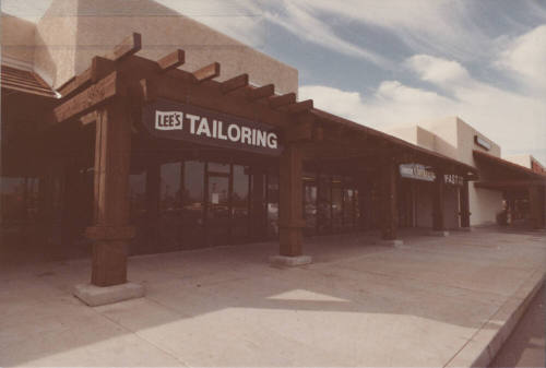 Lee's Tailoring - 1743 East Broadway Road - Tempe, Arizona