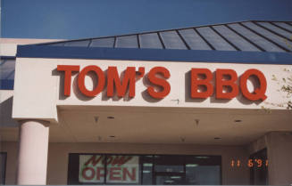 Tom's BBQ - 1245 West Elliot Road - Tempe, Arizona