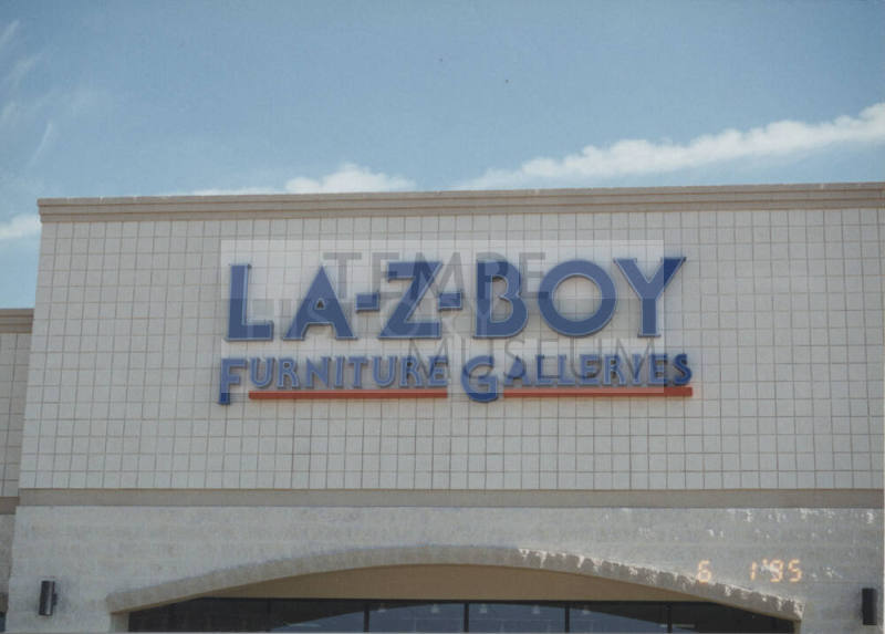 La-Z-Boy Furniture Galleries - 1800 West Elliot Road - Tempe, Arizona