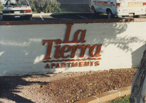 La Tierra Apartments - 1402 East Guadalupe Road - Tempe, Arizona