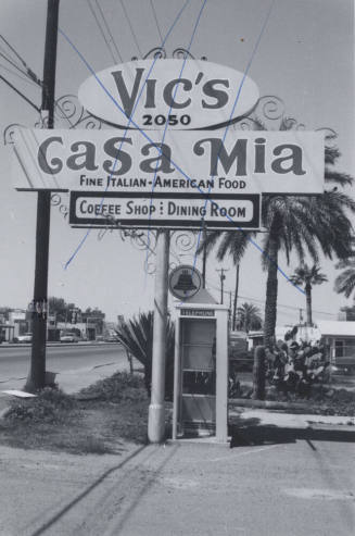Vic's Casa Mia Restaurant - 2050 East Apache Boulevard, Tempe, Arizona
