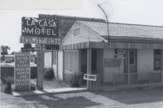 La Casa Motel - 2070 East Apache Boulevard, Tempe, Arizona