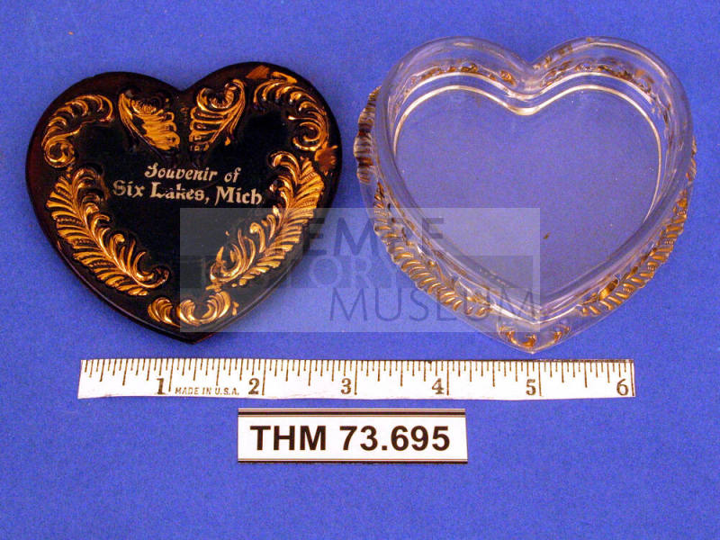 Heart Shaped Jewelry Souvenir Dish