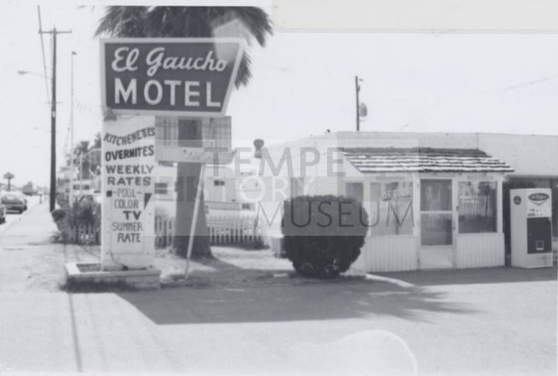 El Gaucho Motel - 2132 East Apache Boulevard, Tempe, Arizona