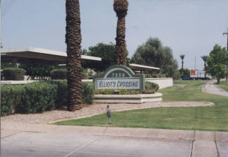 Elliot's Crossing Apartments - 7250 South Kyrene Road - Tempe, Arizona