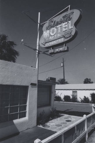 Siesta Motel - 2232 East Apache Boulevard, Tempe, Arizona