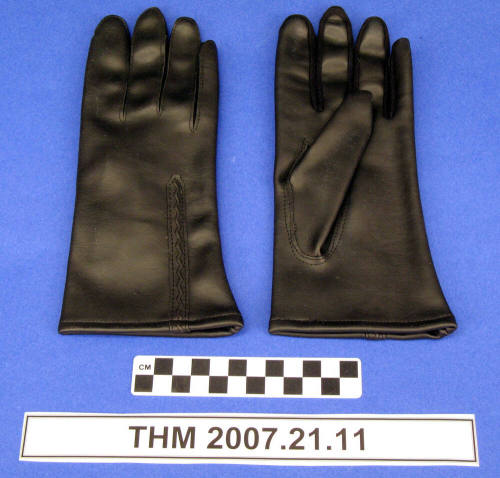 Ladies Hand Gloves.