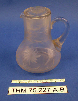 Glass Pitcher and stopper cup