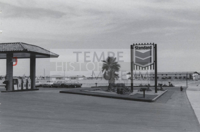 Standard Gasoline Station - 808 East Baseline Road, Tempe, Arizona