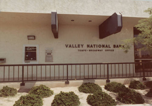 Valley National Bank - 444 West Broadway Road, Tempe, Arizona