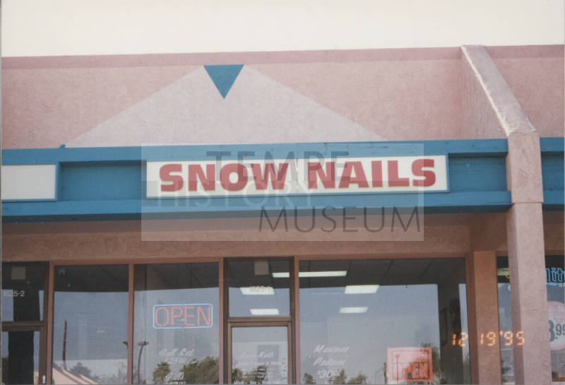 Snow Nails  -  1825  North Scottsdale Road, Tempe, Arizona