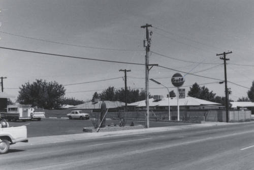 Gulf Gasoline Station - 904 West Broadway Road, Tempe, Arizona