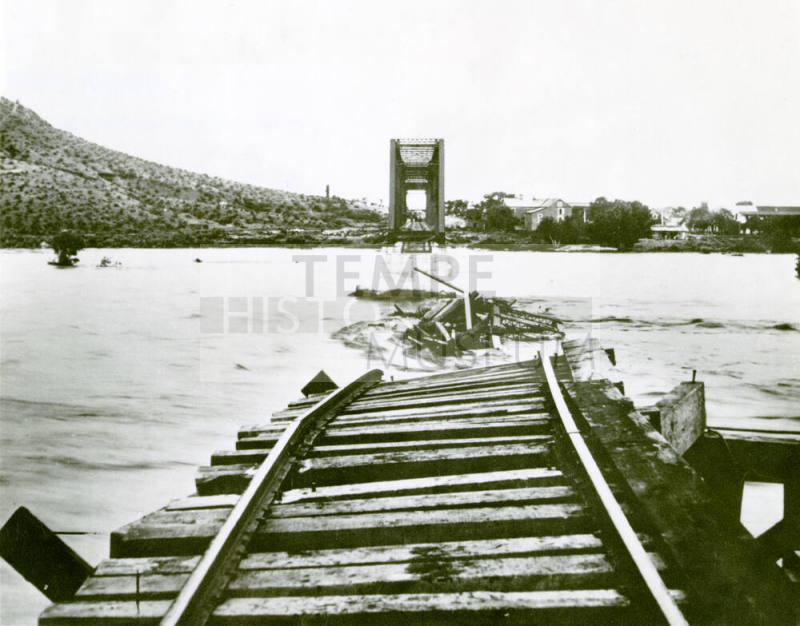 OS-147   Collapse of the Santa Fe Railroad Bridge