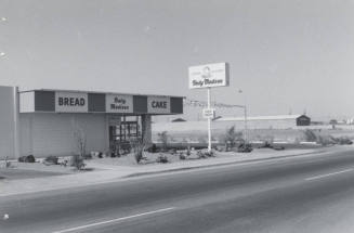 Dolly Madison Bakery Store - 2224 East Broadway Road, Tempe, Arizona