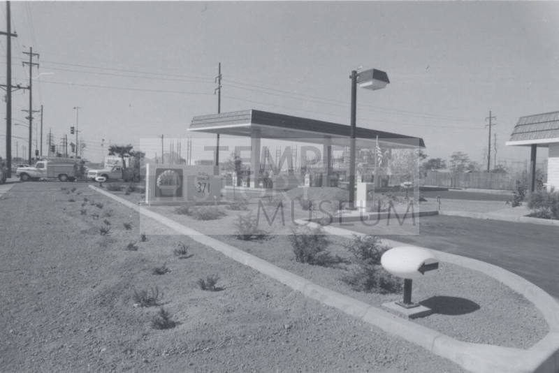 Dave's Shell Gasoline Service Station - 725 South Hayden Road, Tempe, Arizona
