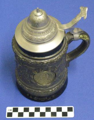 Stein with hinged lid