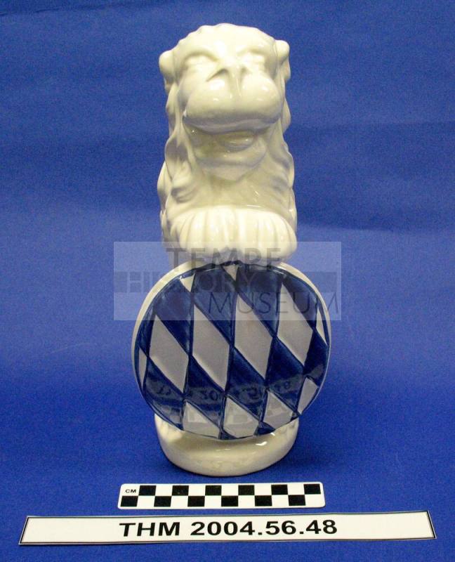 Bavarian white lion figurine