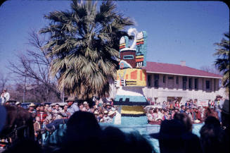 Phoenix Jaycees Rodeo Parade:  Totem Pole Float