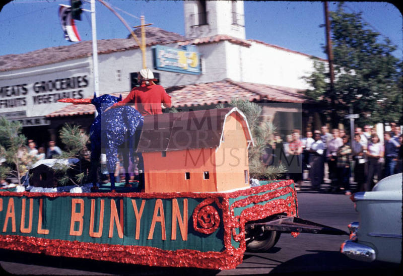 Parade:  Paul Bunyan Float - Mill Avenue, Tempe