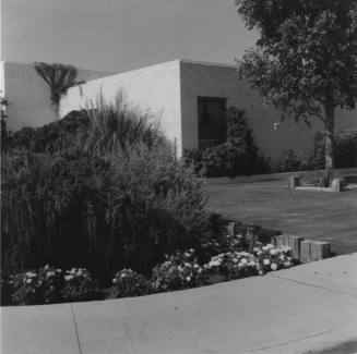 Yard of the Month. - Tempe Daily News, June 21 1977