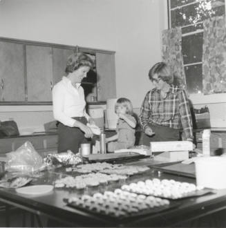 Methodist Hold Cookie Walk - Tempe Daily News - November 21, 1977 (1 of 2)