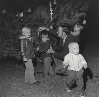 Tiniest Tree Trimmers - Tempe Daily News 12/14/1977