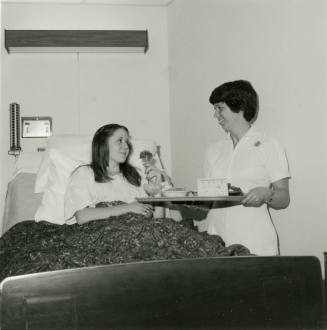 Posey for a Patient - Tempe Daily News - May 8 1978
