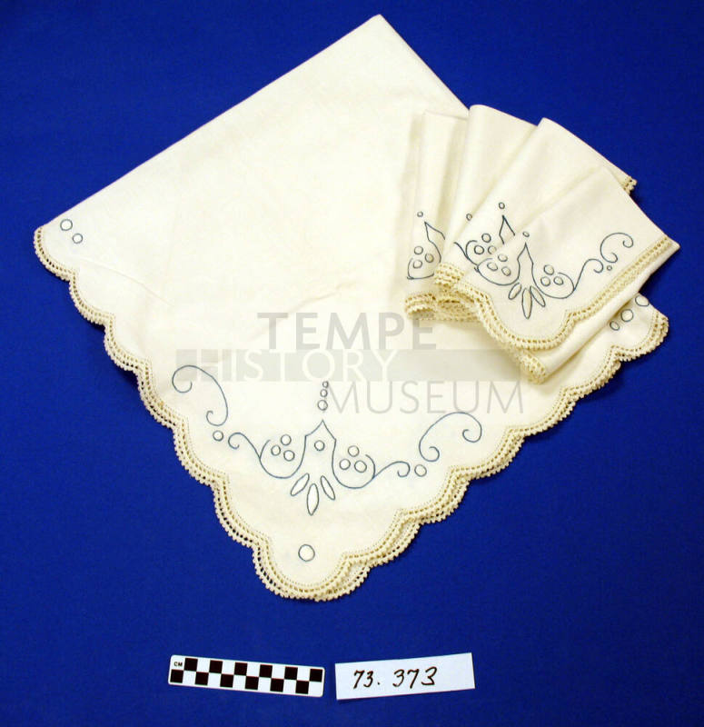 Tablecloth and napkin set