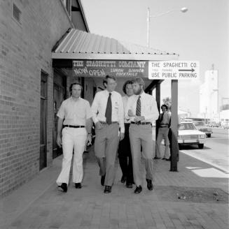 Governor Tours Dowtown - Tempe Daily News - September 2, 1978
