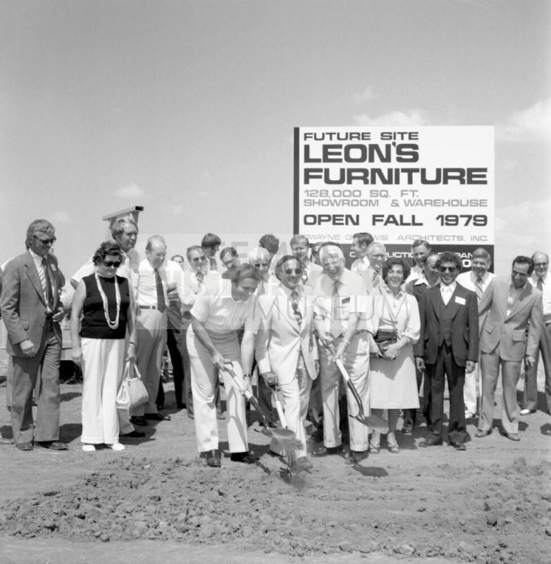 Groundbreaking in Tempe - Tempe Daily News - September 19, 1978