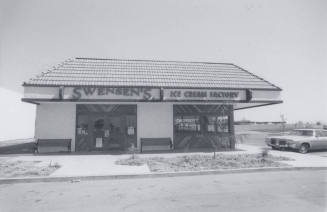 Swensen's Ice Cream Factory - 5004 South Price Road, Tempe, Arizona