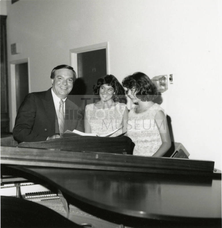 Pastor finds music puts life in harmony - Tempe Daily News - July 13, 1985
