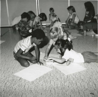 Nobody's bored in city program for children - Tempe Daily News - July 19, 1985