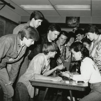 Corona del Sol High school advanced biology learns survival skills - Tempe Daily News, December 14 1985