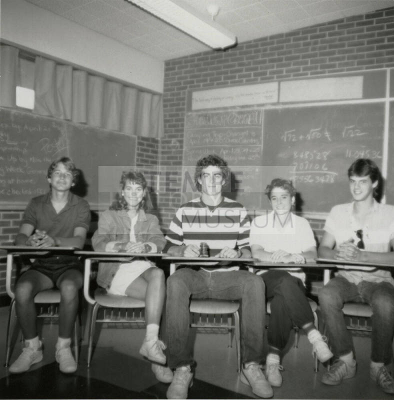 Politics rob students of student council leadership, Tempe Daily News, April 12, 1986