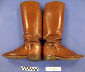 Simple Brown leather boots
