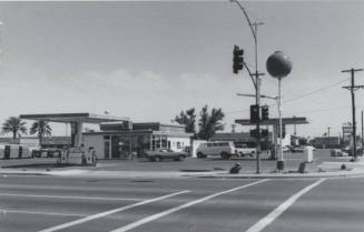 76 Union Gasoline Station - 5 East Southern Avenue, Tempe, Arizona