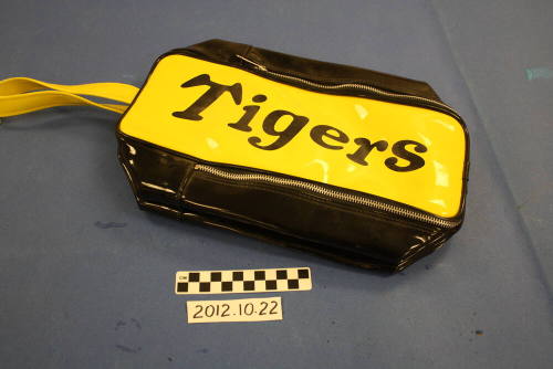 Tigers yellow and black sport bag