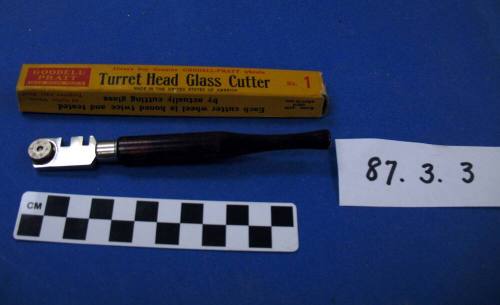 Glass cutter